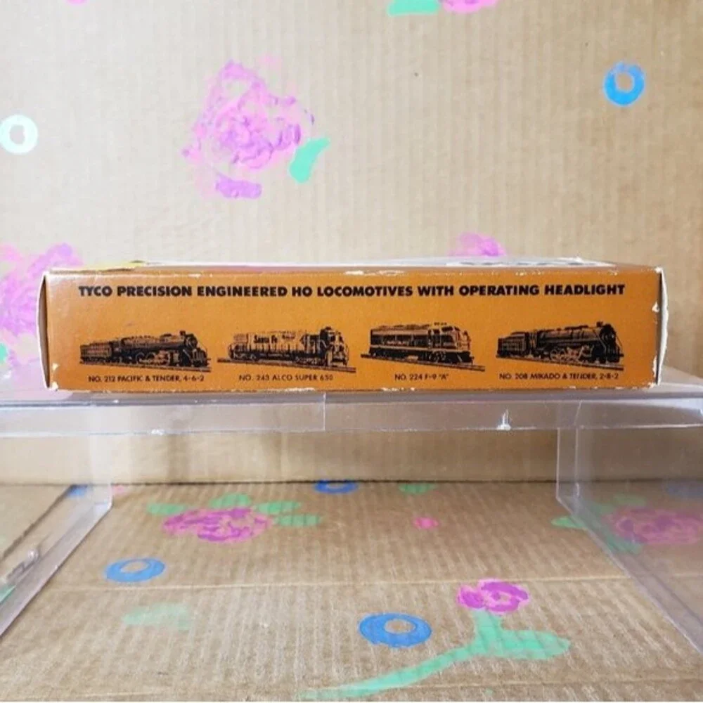 VINTAGE TYCO REEFER CAR 40 FOOT SWIFT 329A TRAIN